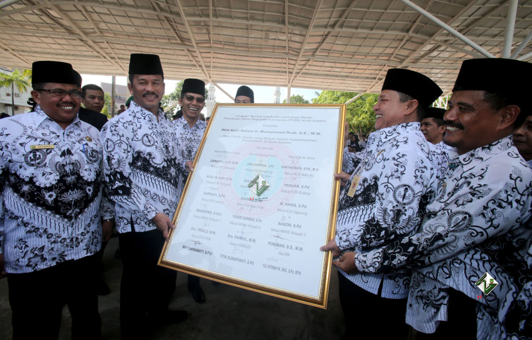 Rudi: Terima Kasih Dedikasi Bapak Ibu Guru - Media Center