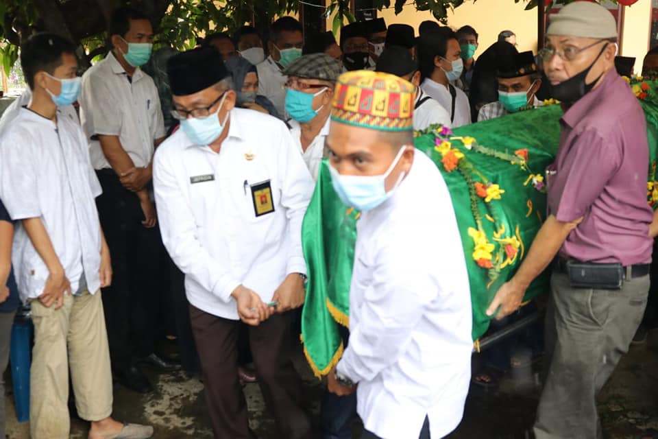 Sekda Antar Kepergian Pegawai Terbaik - Media Center