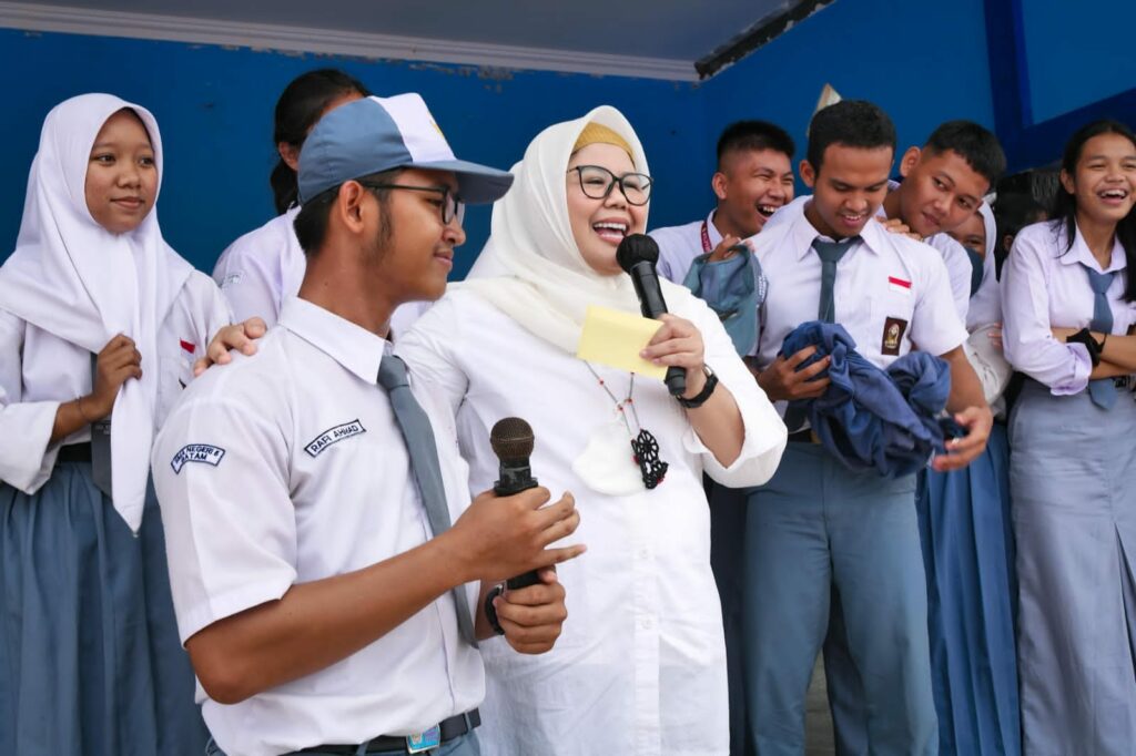 Marlin Dikejutkan Seribuan Pelajar SMAN 5 Batam - Media Center